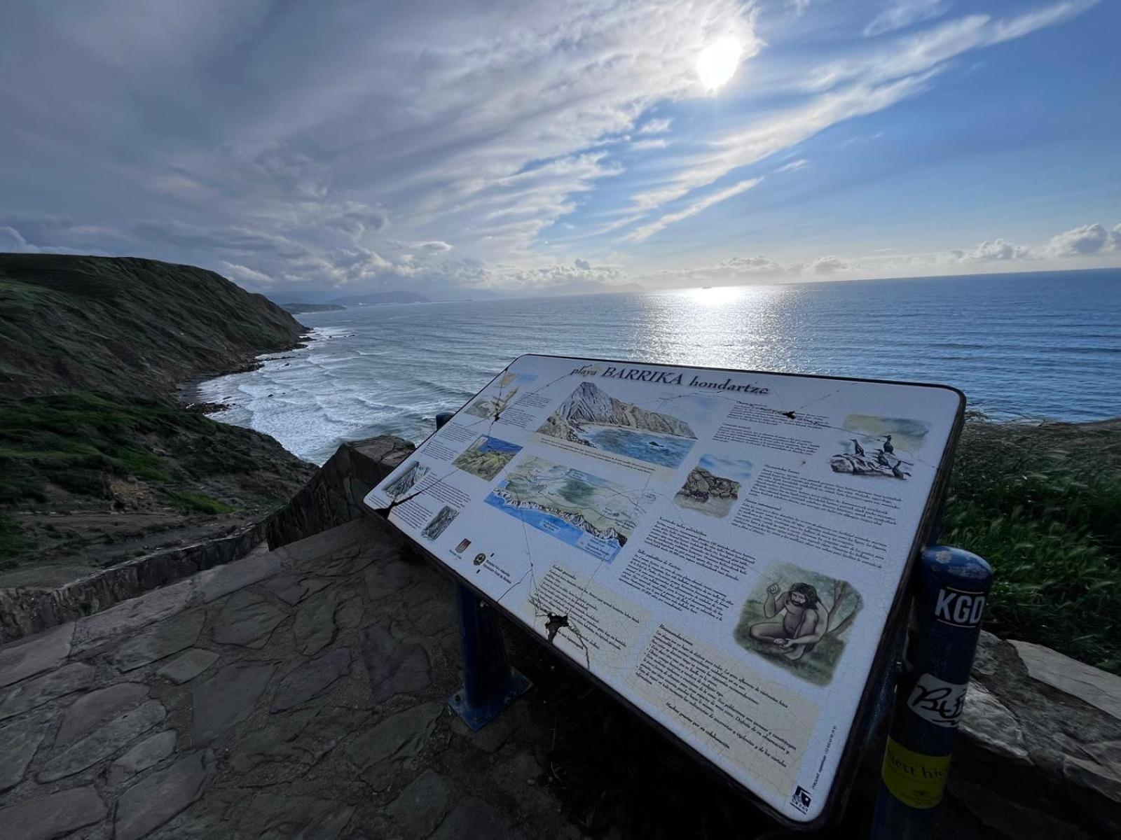 Tu Refugio Junto Al Mar Te Espera Disfruta Final Europa League Apartment Barrika Luaran gambar